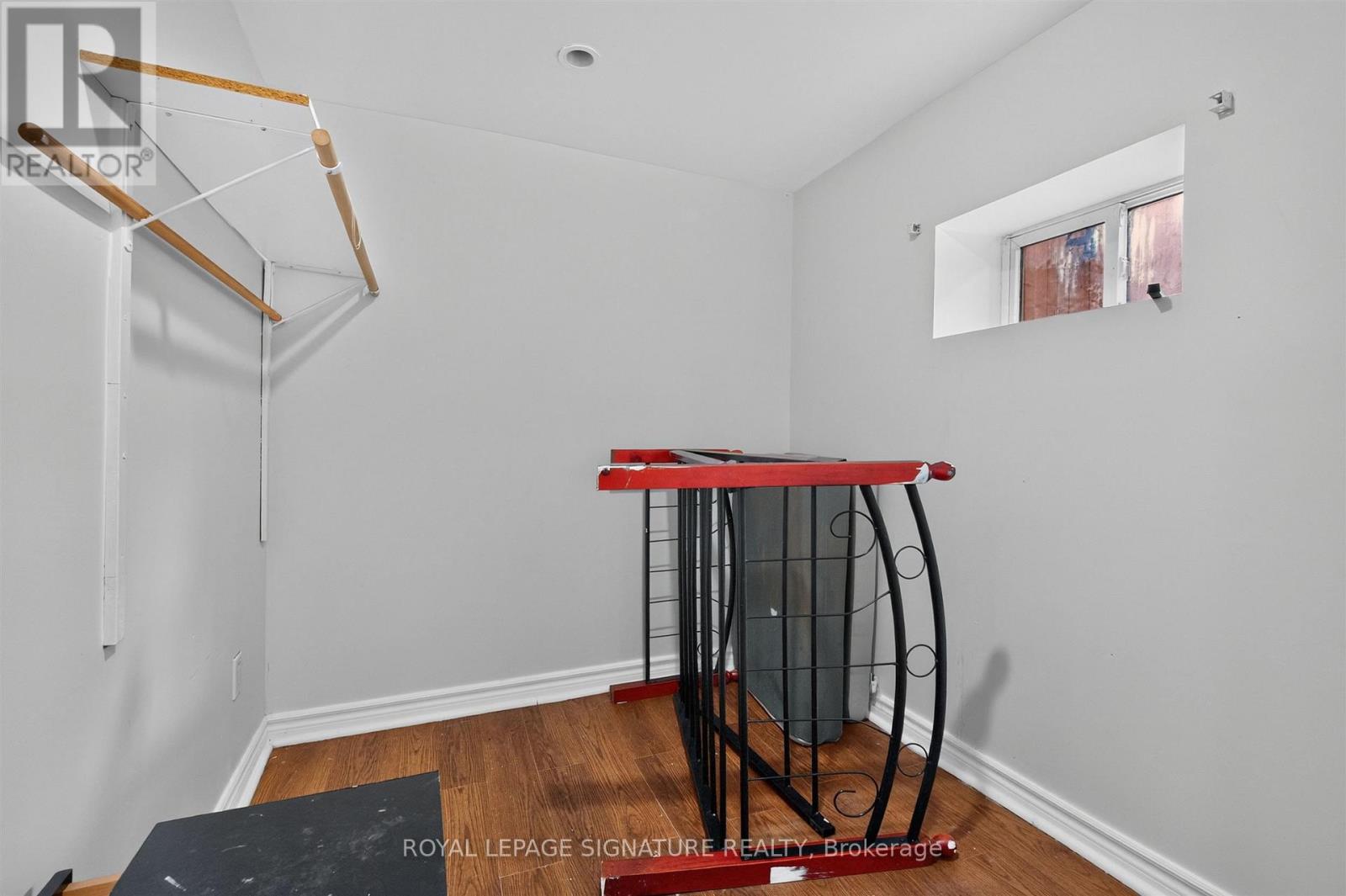 212 Lippincott Street, Toronto, ON photo 32