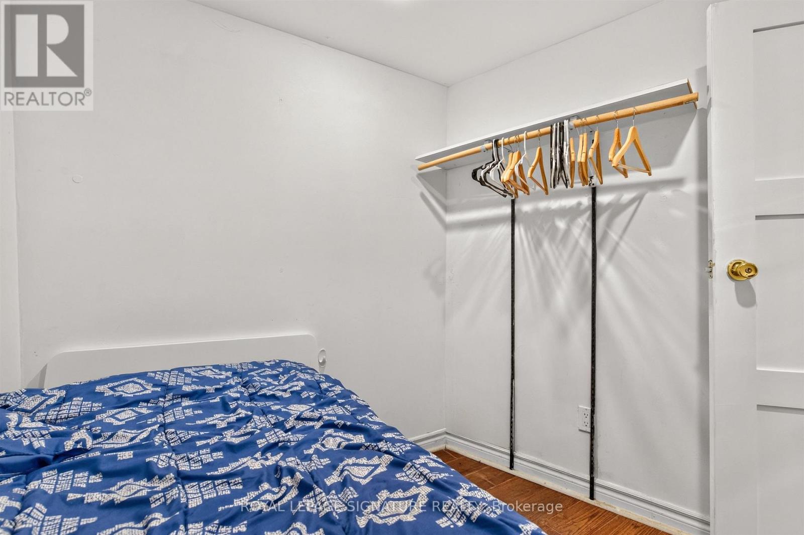 212 Lippincott Street, Toronto, ON photo 35