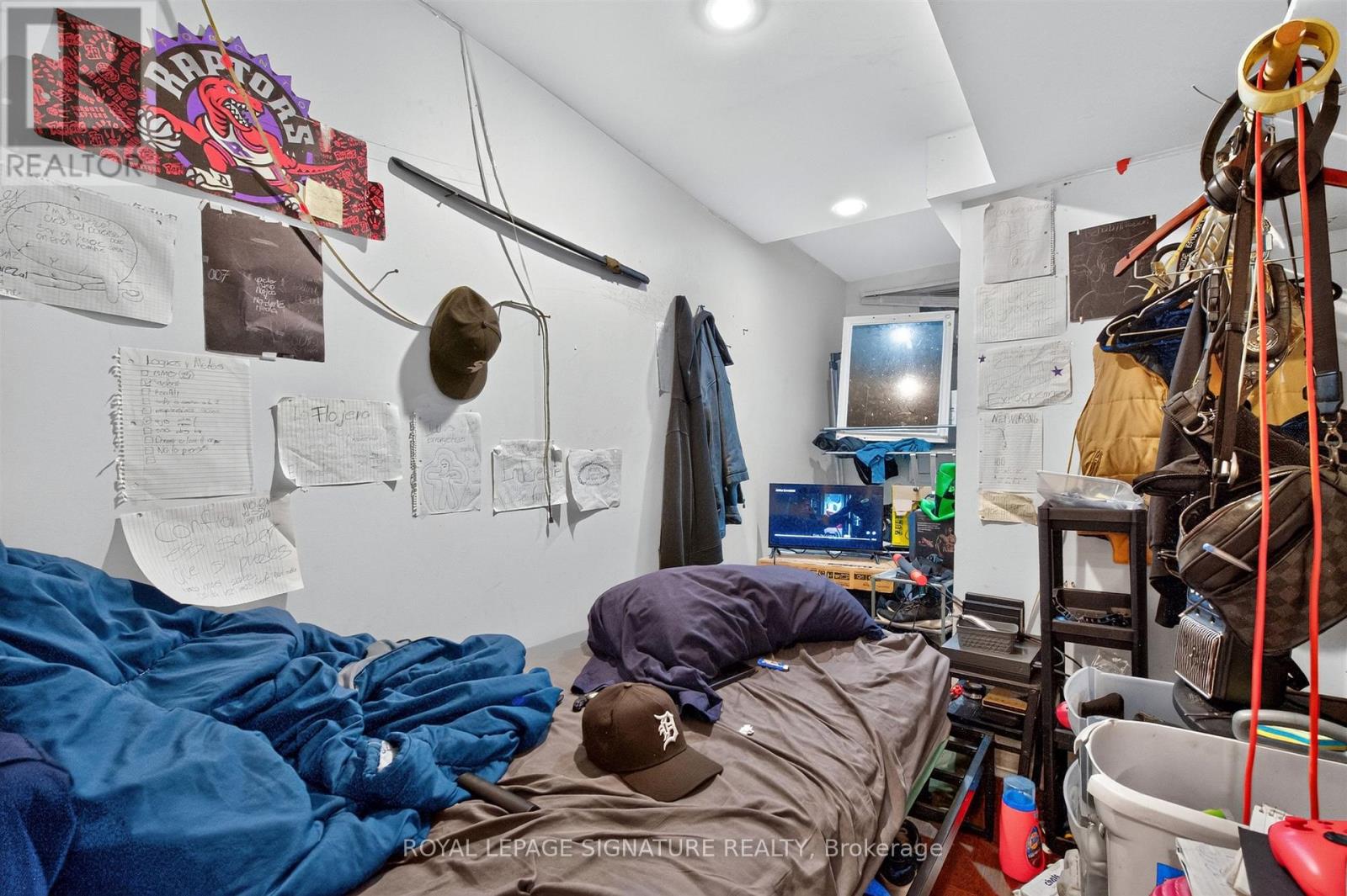 212 Lippincott Street, Toronto, ON photo 36