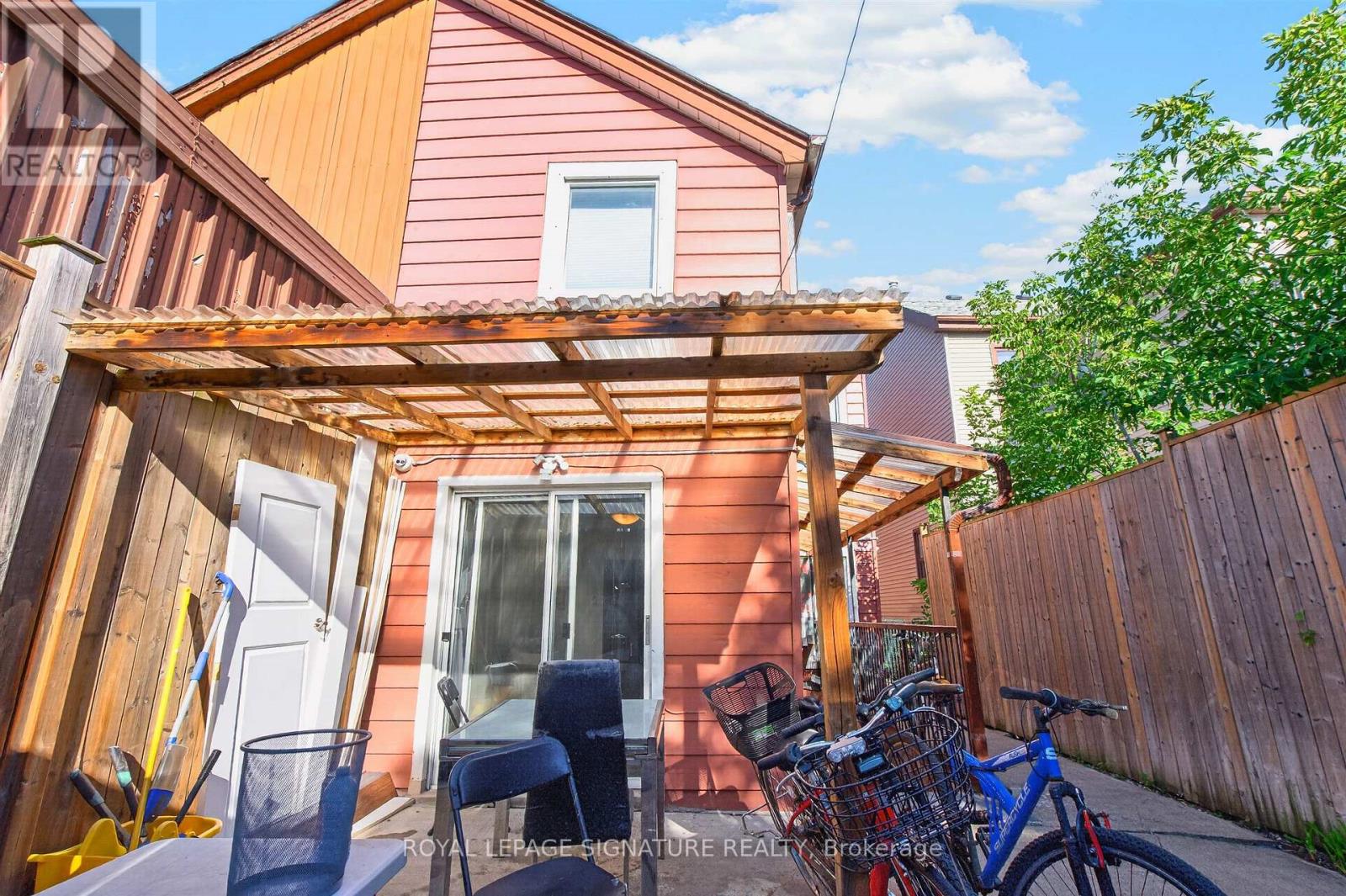 212 Lippincott Street, Toronto, ON photo 42
