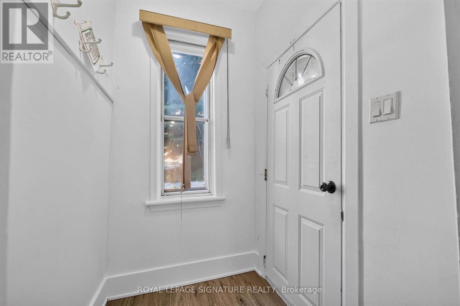 212 Lippincott Street, Toronto, ON photo 7