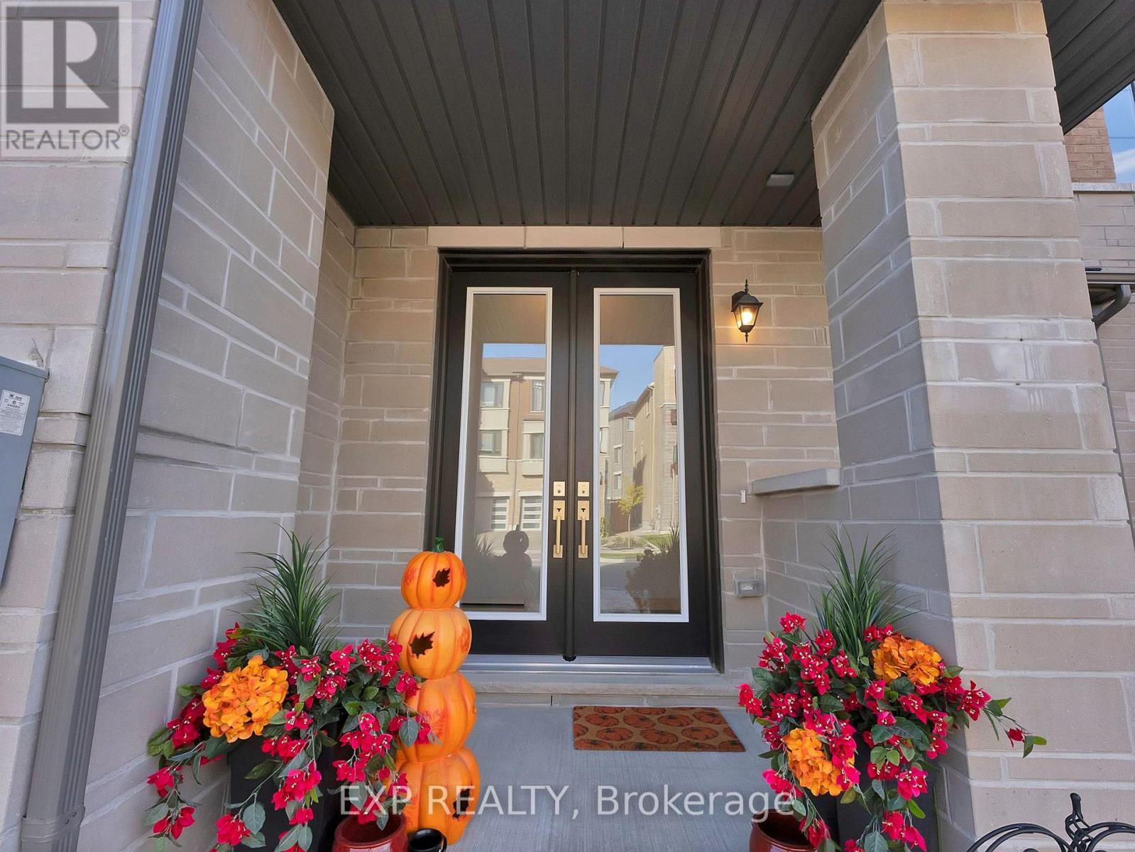 209 Vermont Avenue, Newmarket, ON photo 14