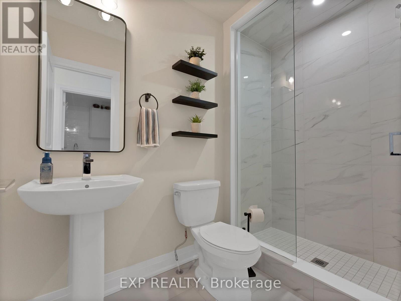 209 Vermont Avenue, Newmarket, ON photo 19