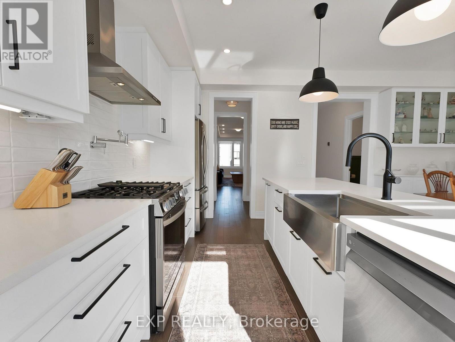 209 Vermont Avenue, Newmarket, ON photo 27