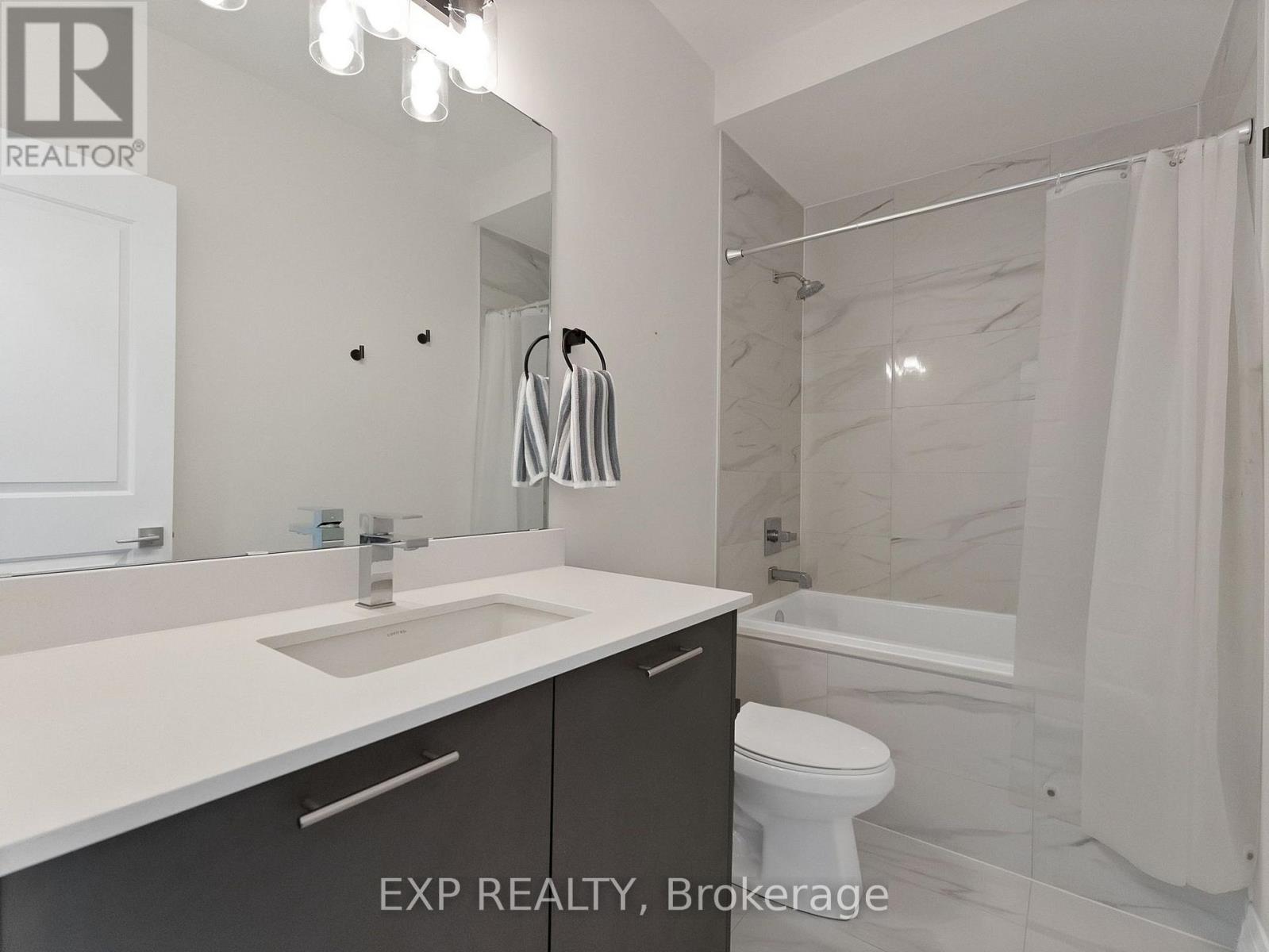 209 Vermont Avenue, Newmarket, ON photo 39