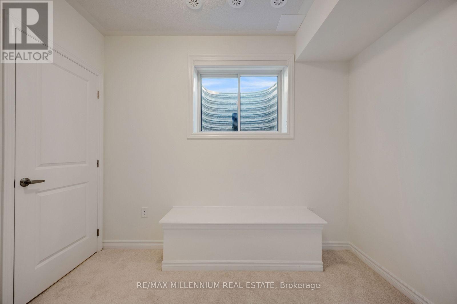 10 Thornbird Crescent — photo 26