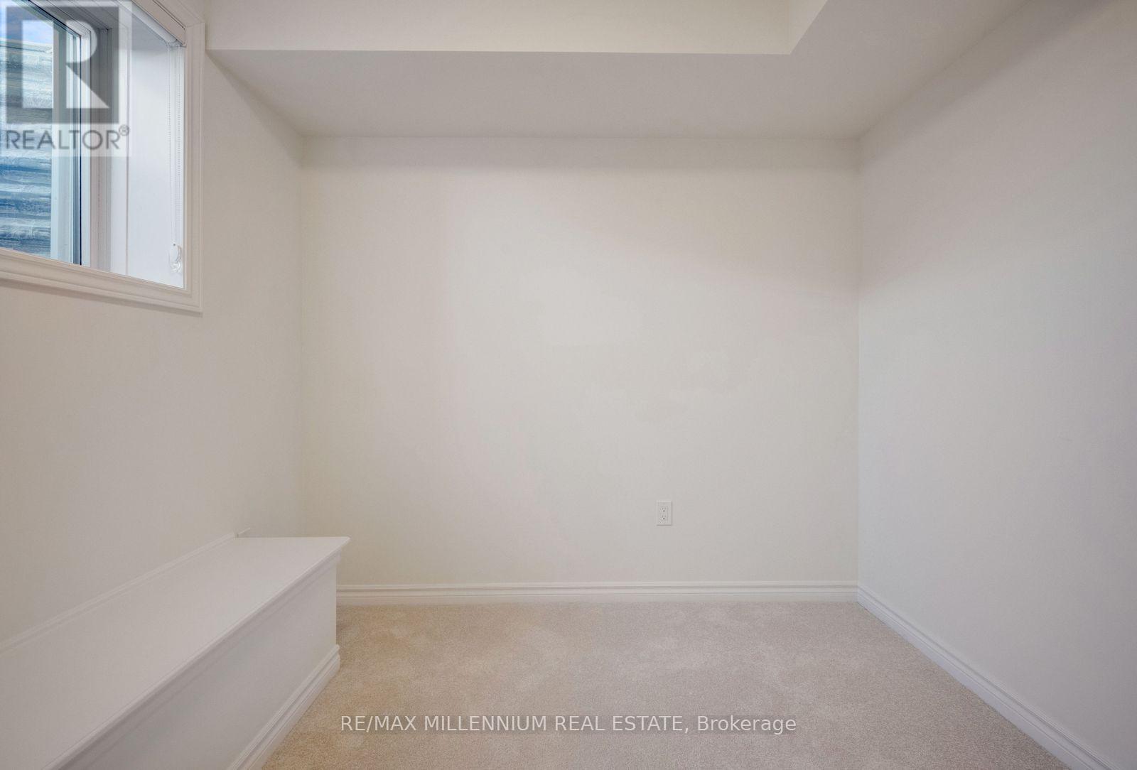 10 Thornbird Crescent — photo 31