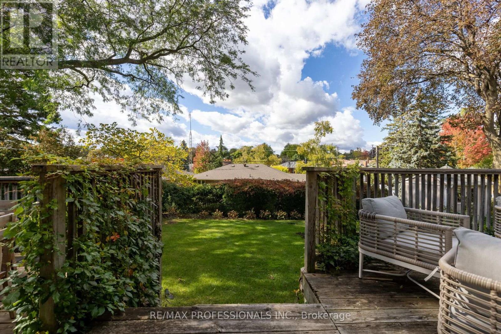 8 GLENN MURRAY DRIVE - 13