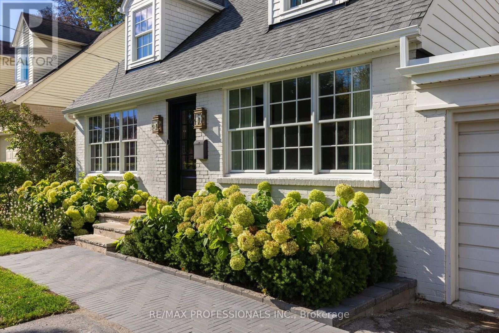 8 GLENN MURRAY DRIVE - 5