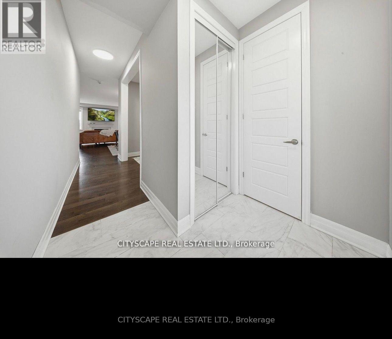 28 CELANO DRIVE, Hamilton (Waterdown) — photo 3