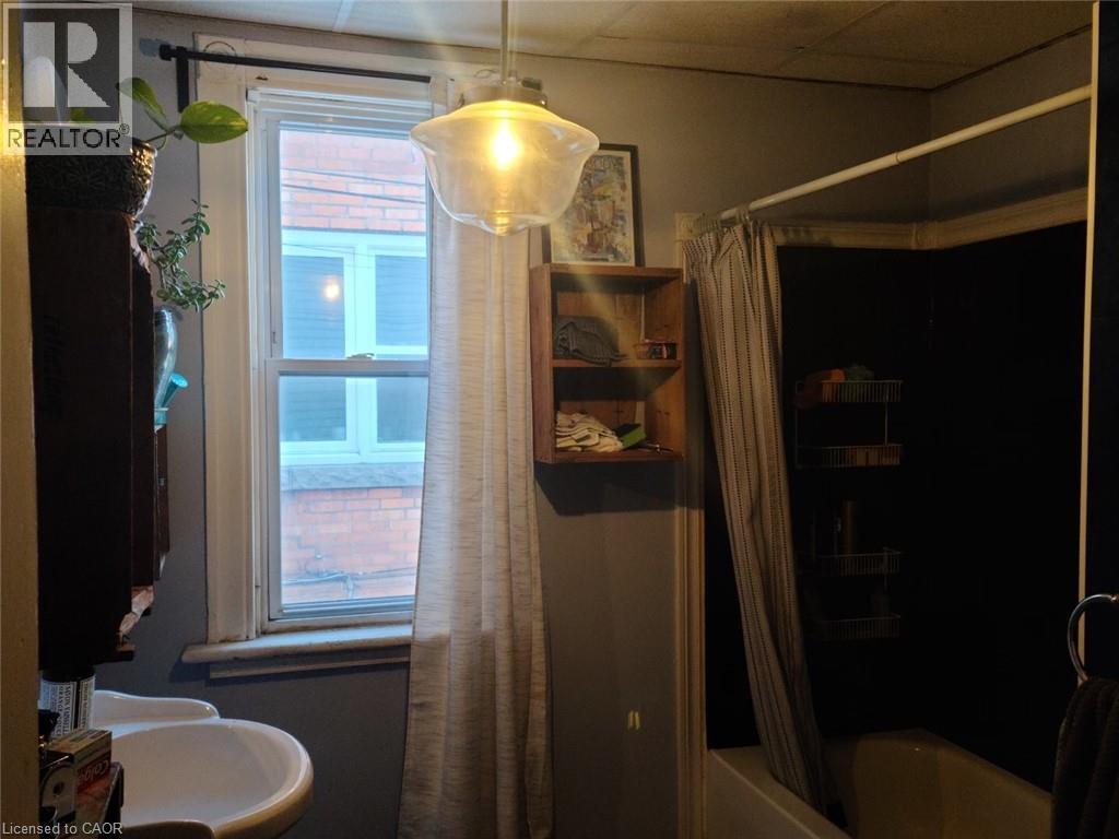 73 Sherman Avenue South — photo 13