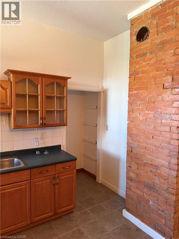 73 Sherman Avenue South — photo 27