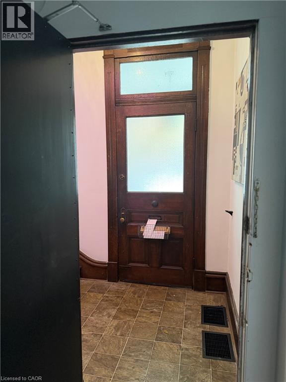 73 SHERMAN Avenue S Unit# MAIN, Hamilton — photo 6