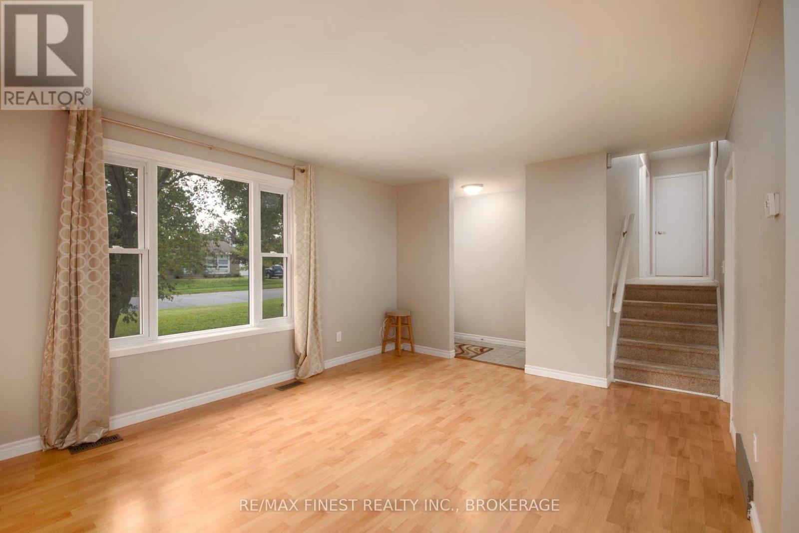 773 Clark Crescent — photo 8