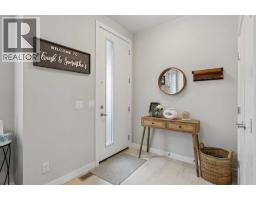 704 Redstone Crescent NE - photo 3