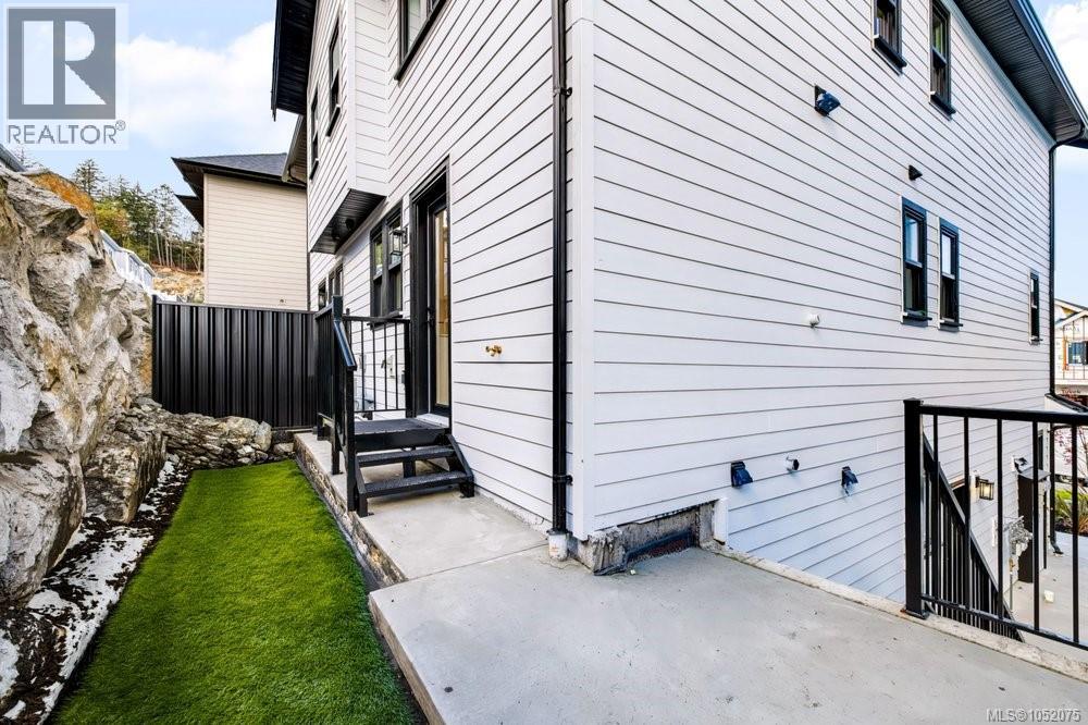 821 Blackbird Pl, Langford - Image 1