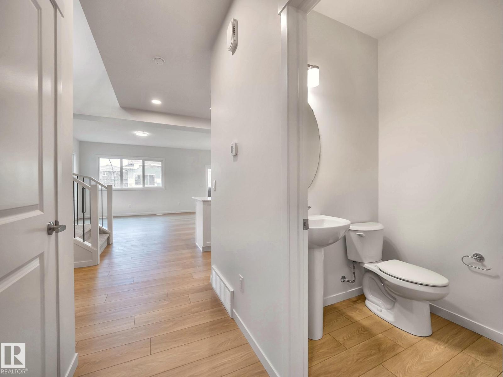 2420 205 ST NW - 10
