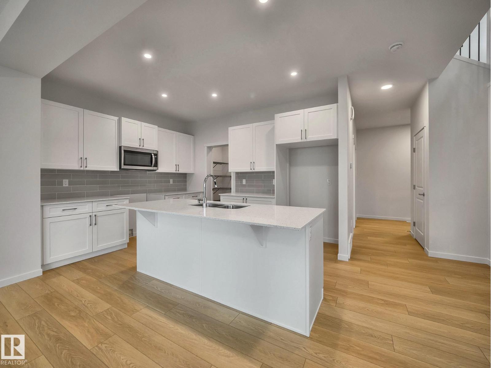 2420 205 ST NW - 16