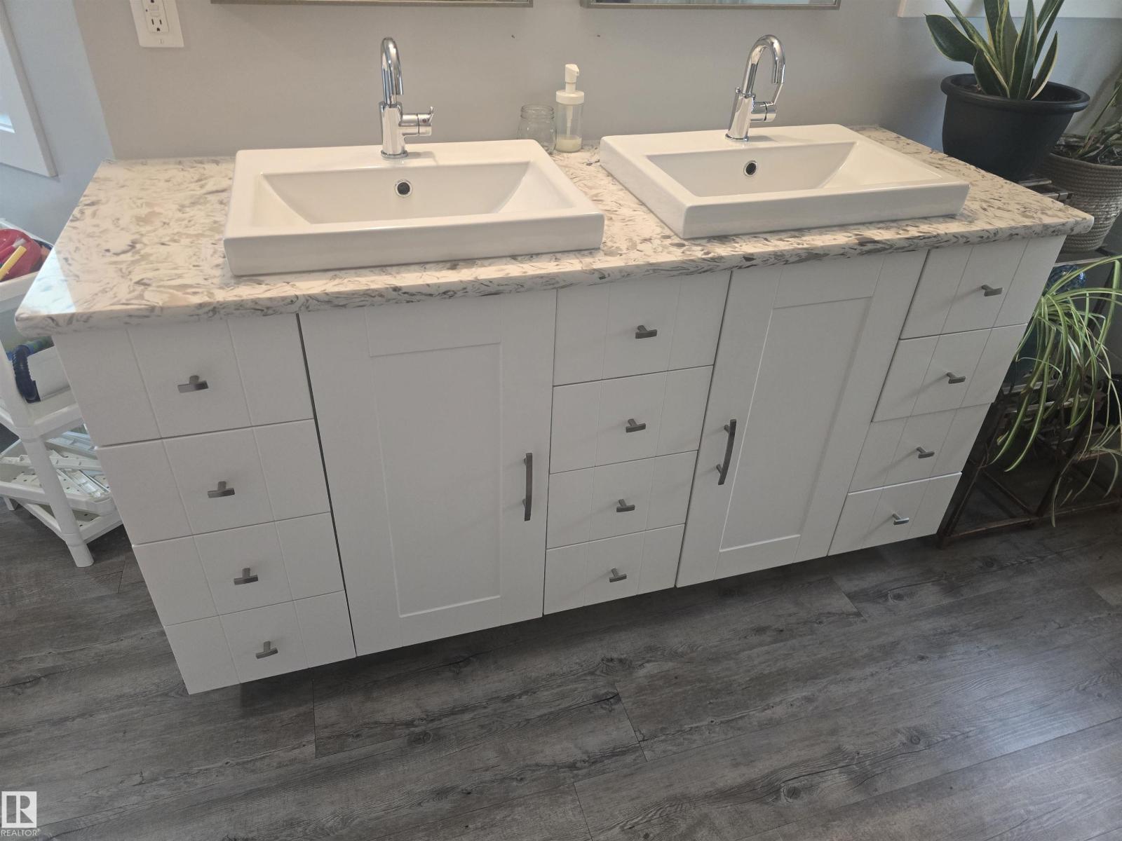 3659 30 ST NW - 17