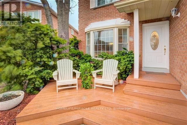 8 Willowcrest Court, Brampton, ON photo 3