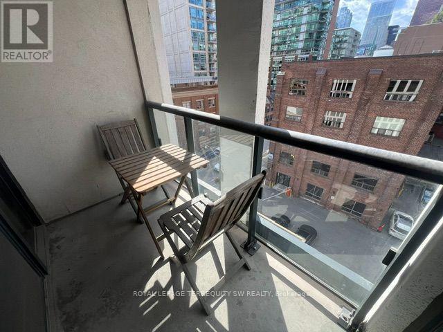 400 Adelaide Street East — photo 24