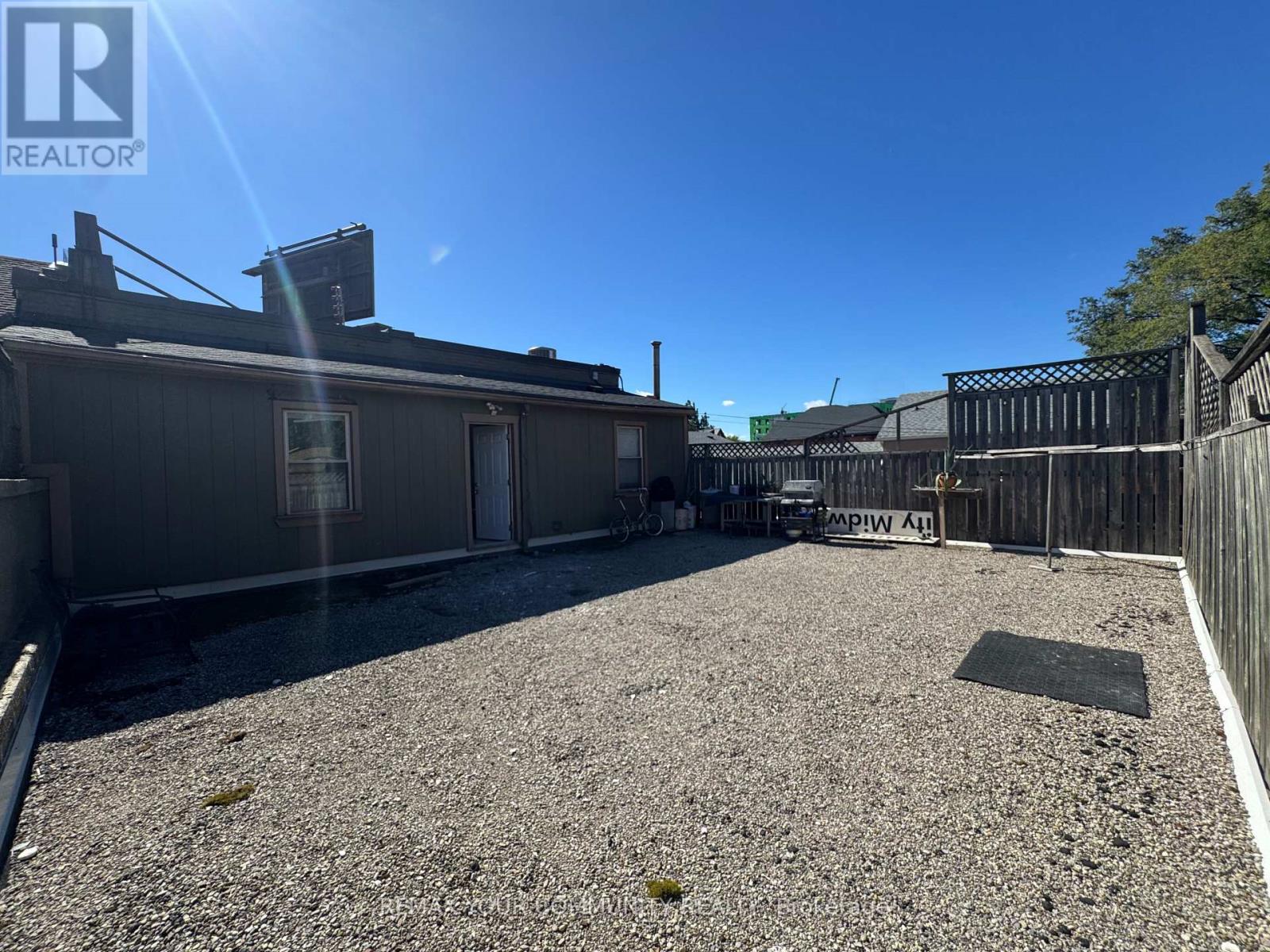 358 Main Street West — photo 18