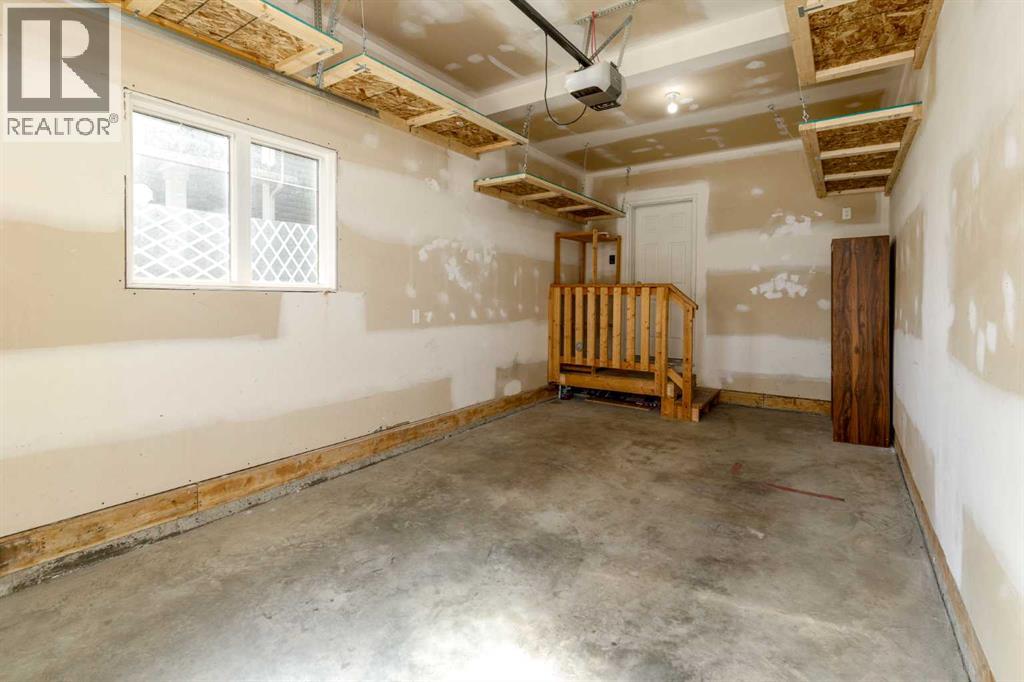 Listing photo – 8 Sullivan, Red Deer