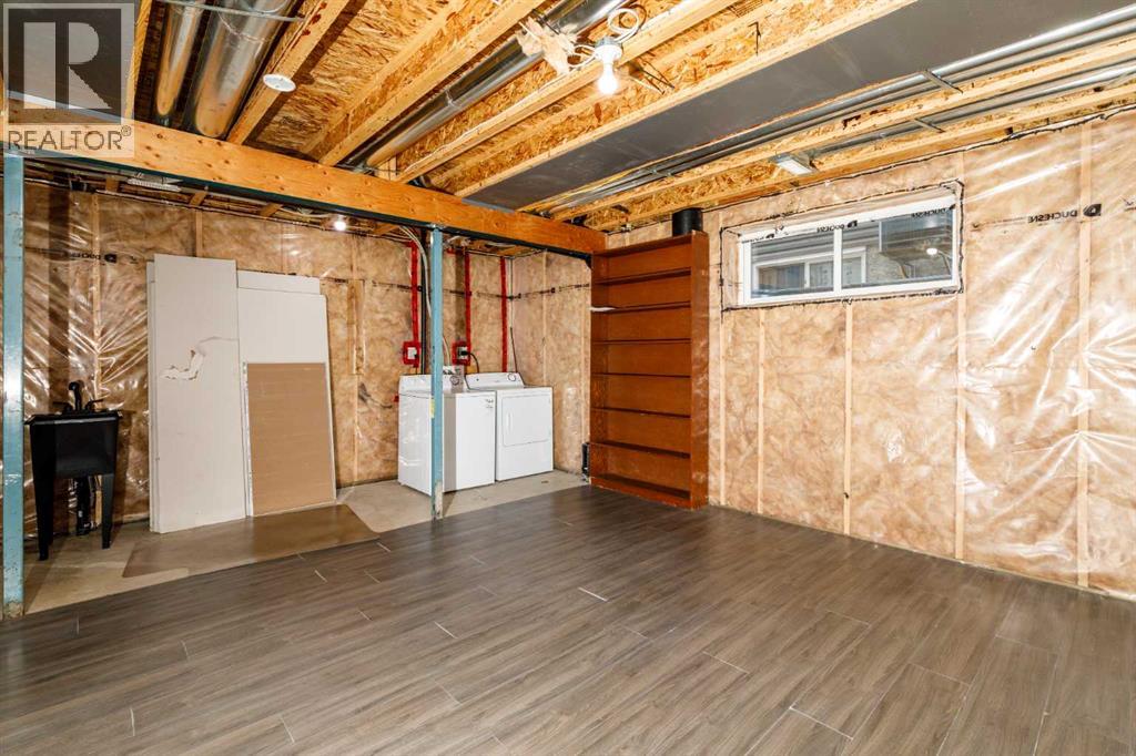 Listing photo – 8 Sullivan, Red Deer