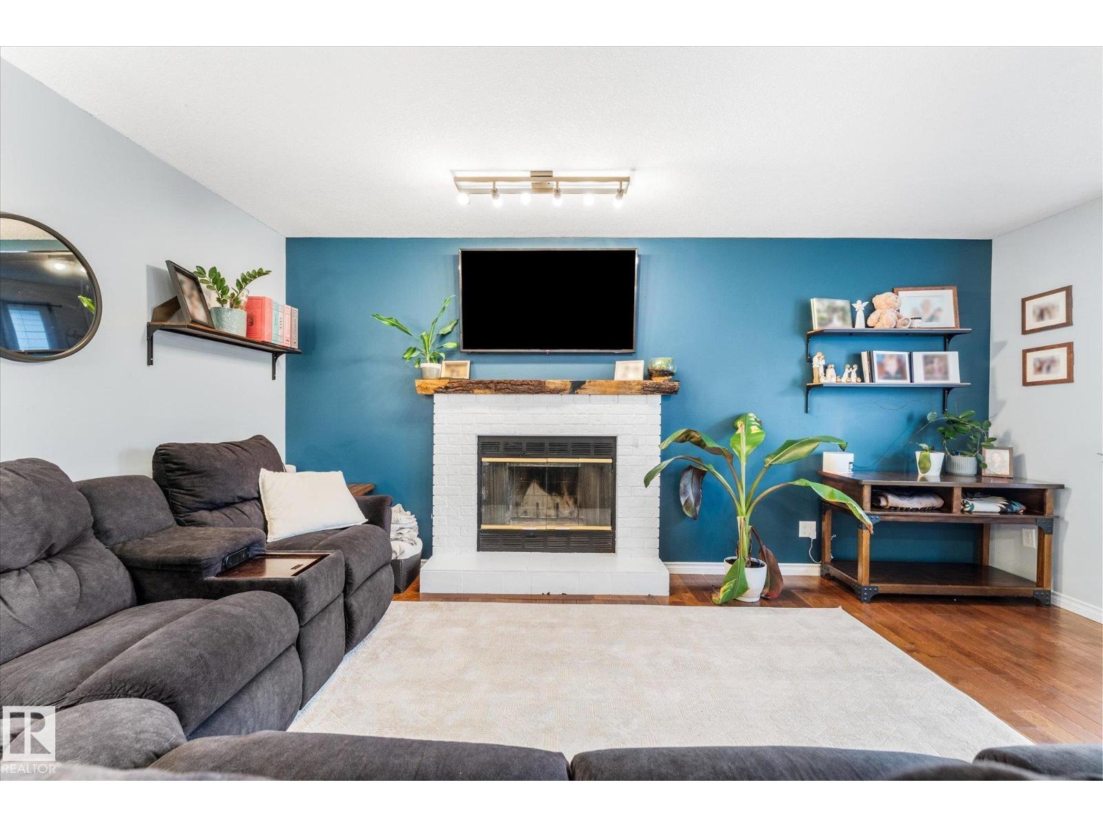 #25 21215 WYE RD - 10