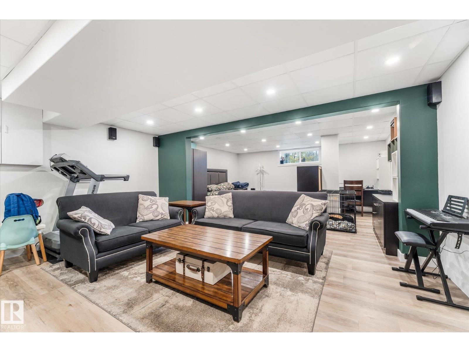 #25 21215 WYE RD - 34