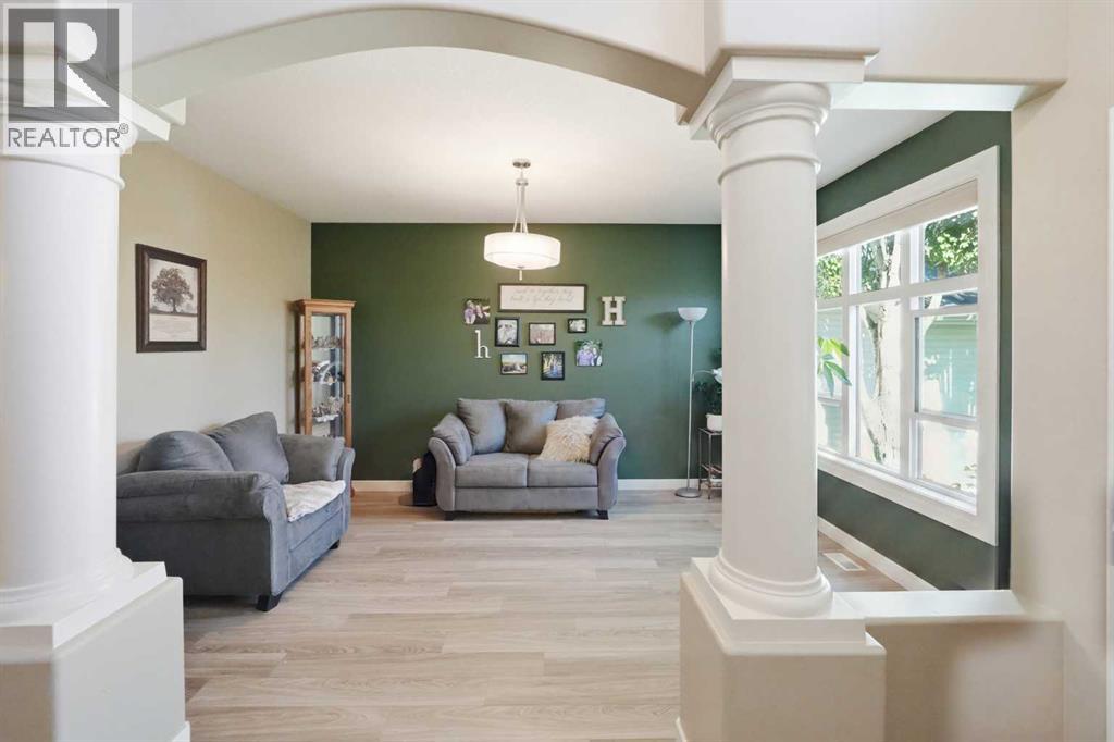 Listing photo – 8 Drever Close, Red Deer