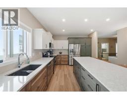 Bedroom - 8 Drever Close, Red Deer, AB T4R2N6 Photo 9