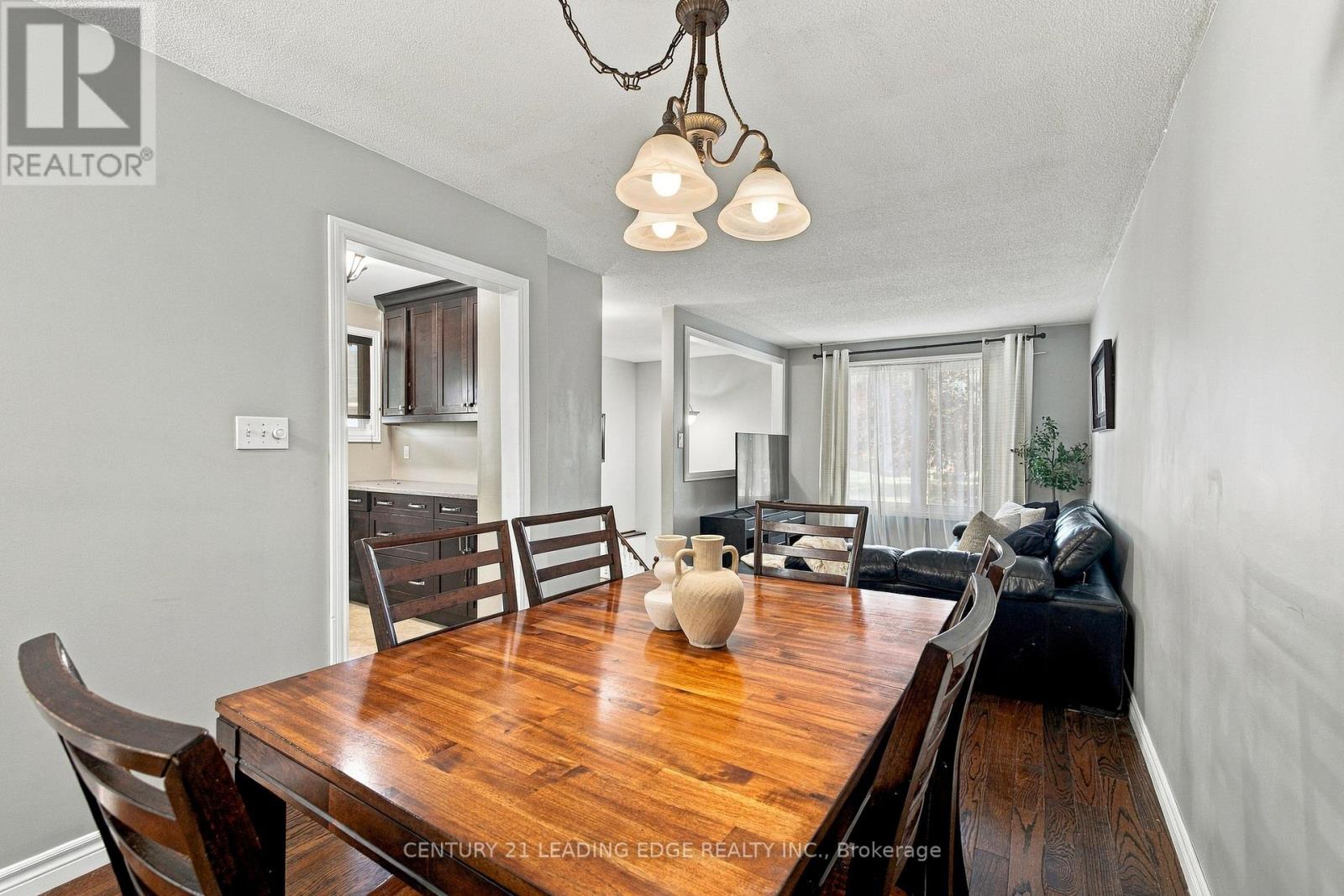 10 FAIRBAIRN COURT - 12