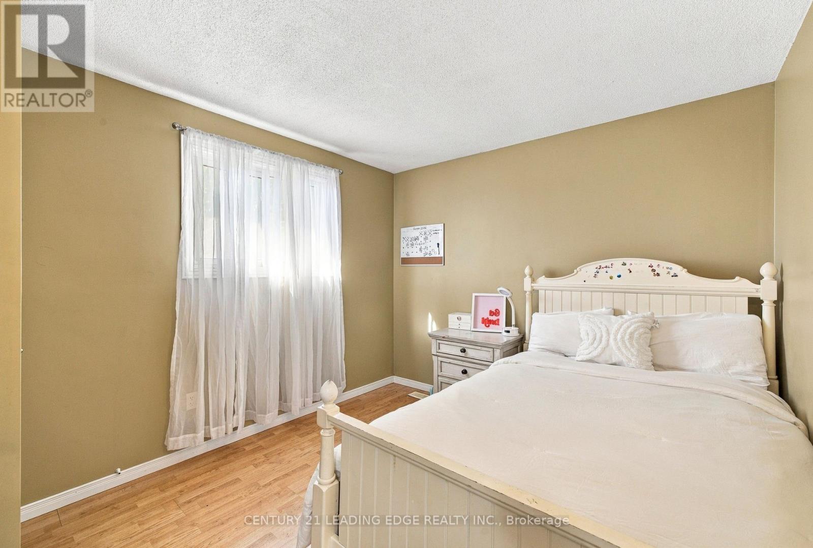 10 FAIRBAIRN COURT - 15