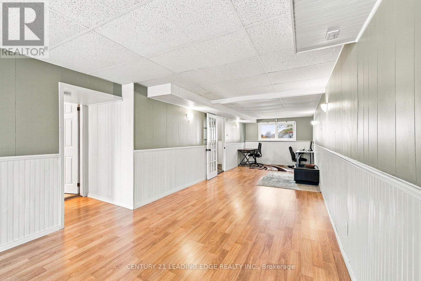 10 FAIRBAIRN COURT - 22