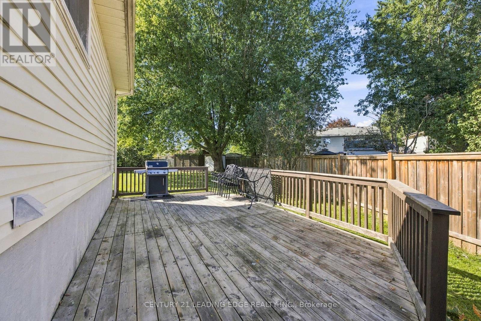 10 FAIRBAIRN COURT - 29