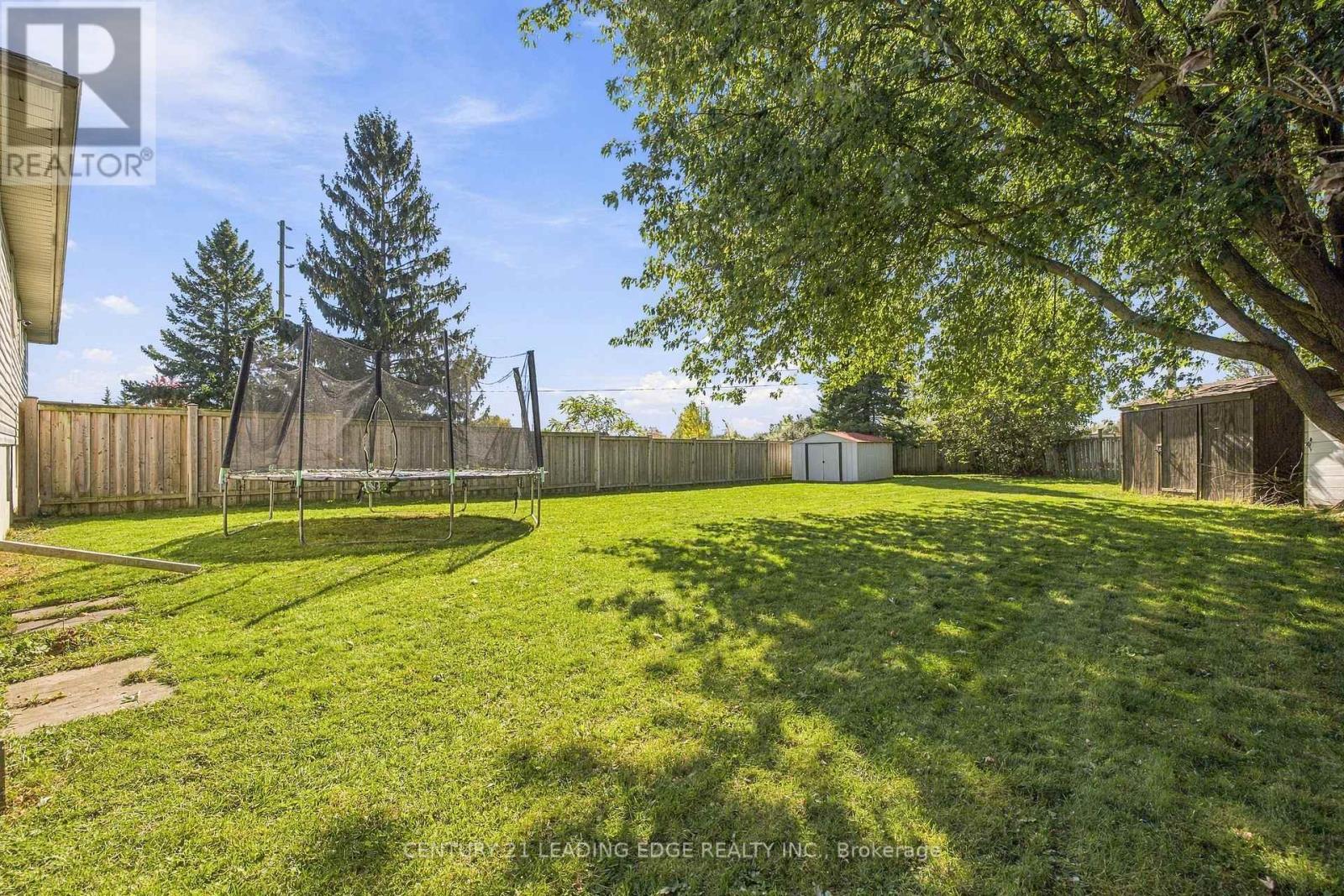 10 FAIRBAIRN COURT - 31
