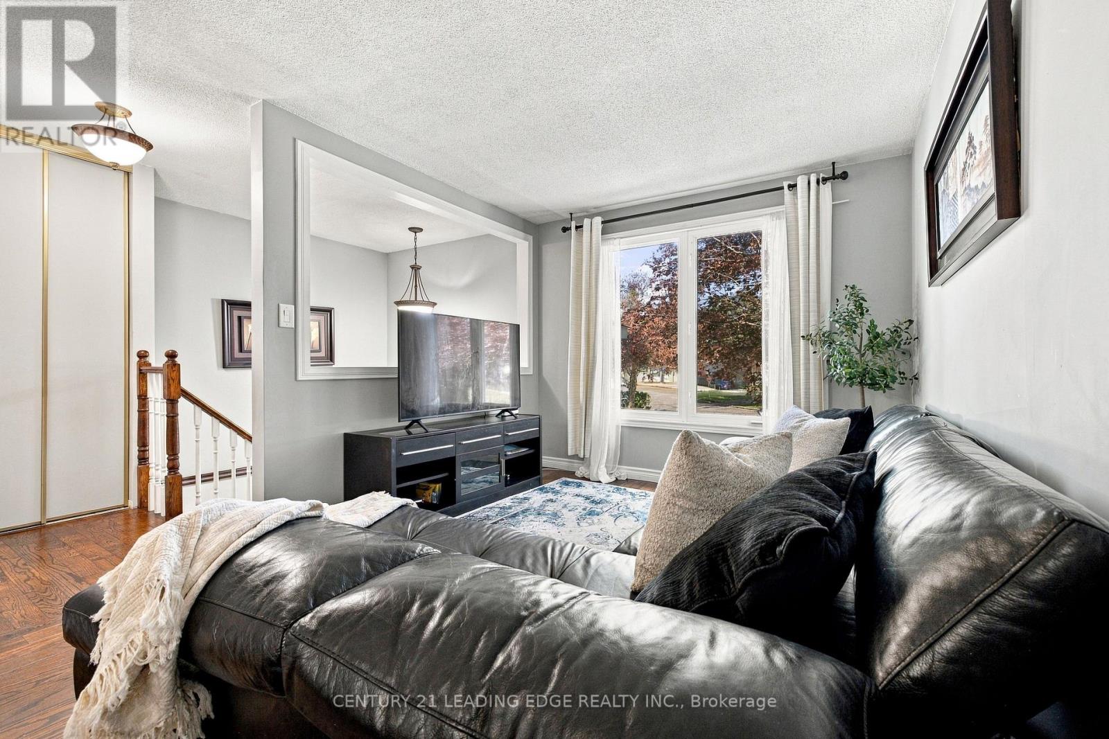 10 FAIRBAIRN COURT - 8