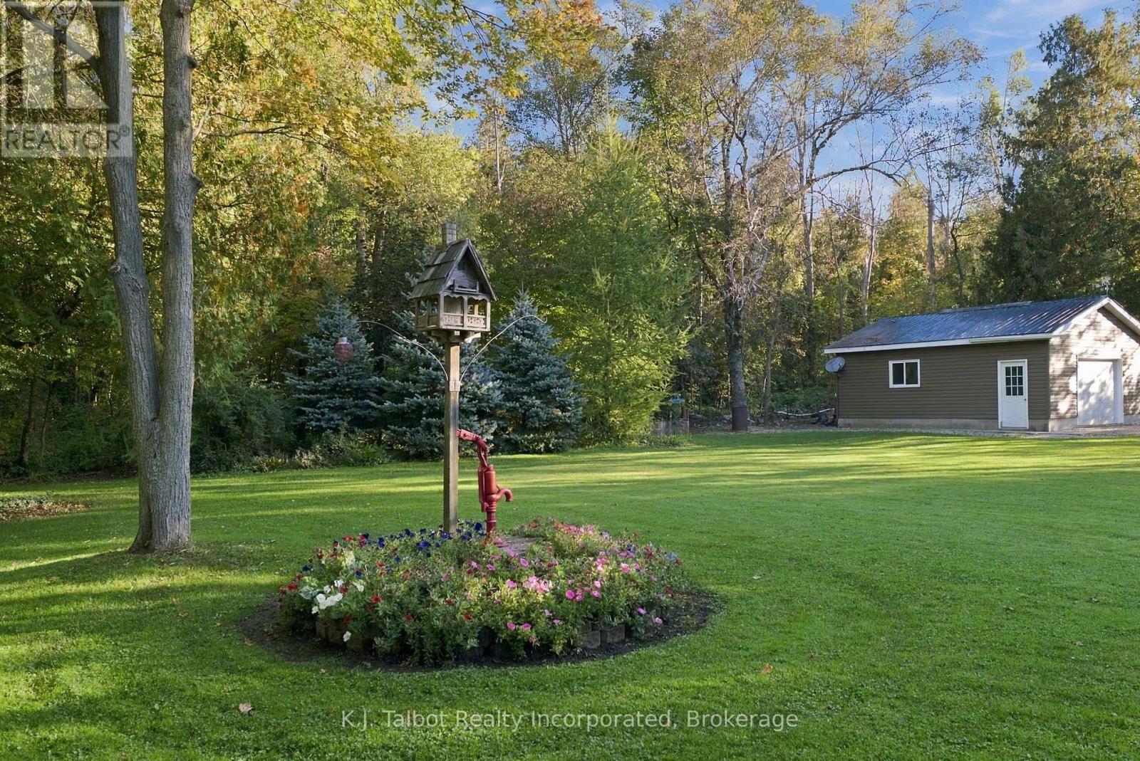 33696 Black'S Point Road — photo 37
