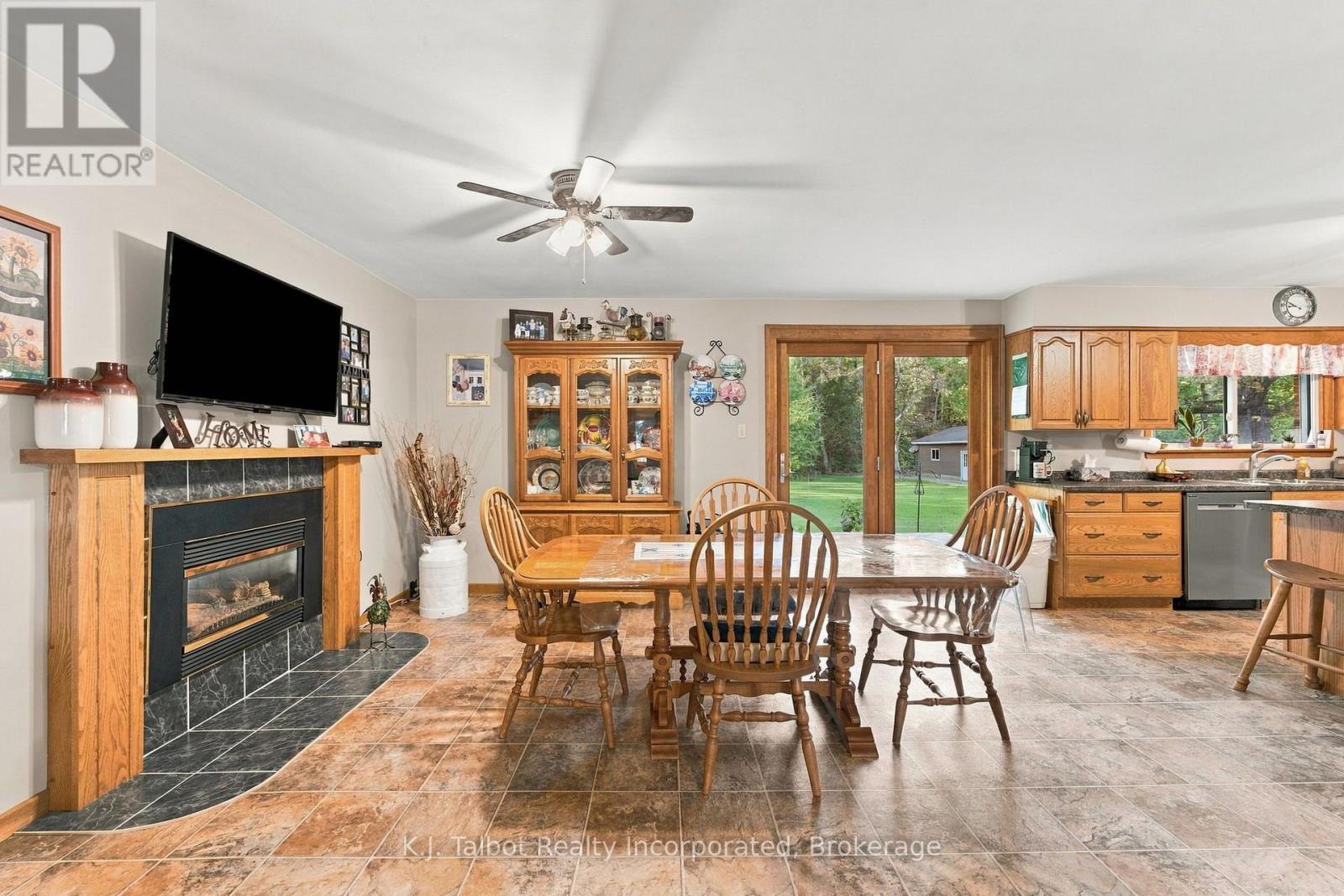 33696 BLACK'S POINT ROAD, Central Huron (Goderich) — photo 9