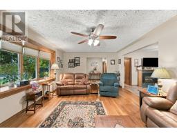 Living room - 33696 Black's Point Road, Central Huron, ON N7A3X8 Photo 8