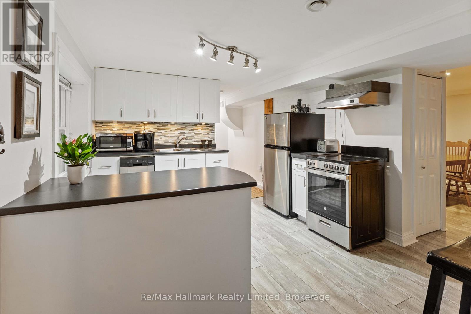 140 WOODWARD STREET - 30