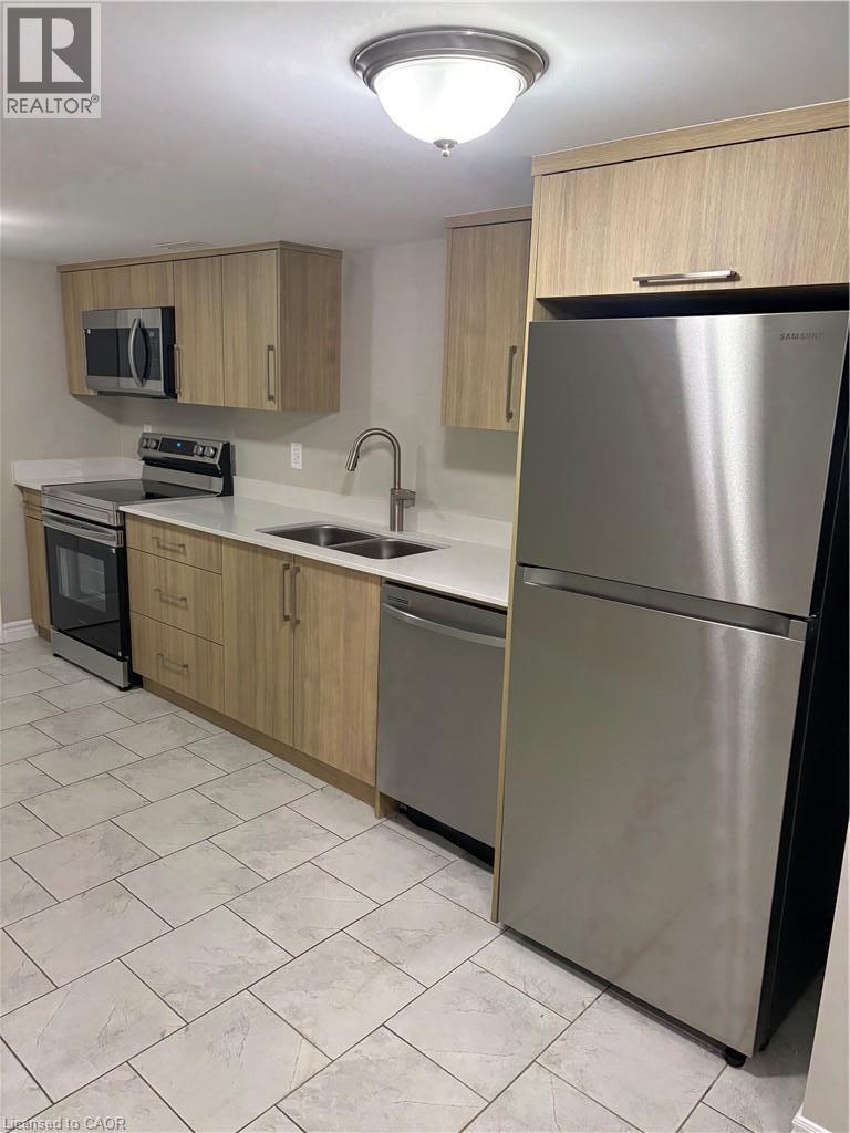 206 DIXON Street, Kitchener — photo 2