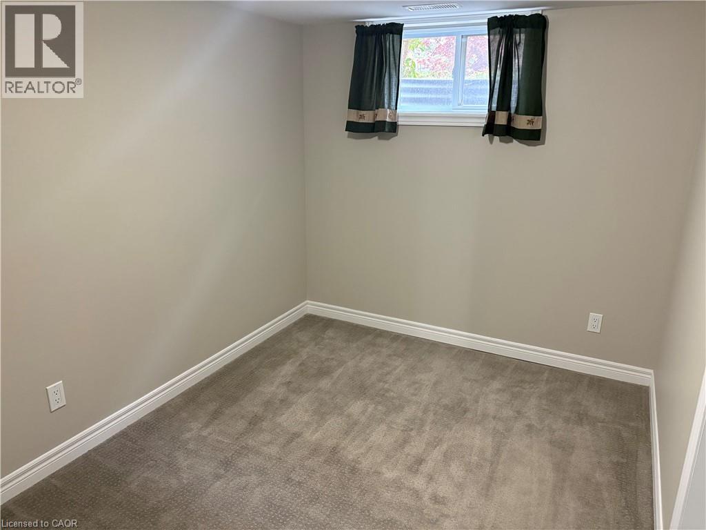 206 DIXON Street, Kitchener — photo 7