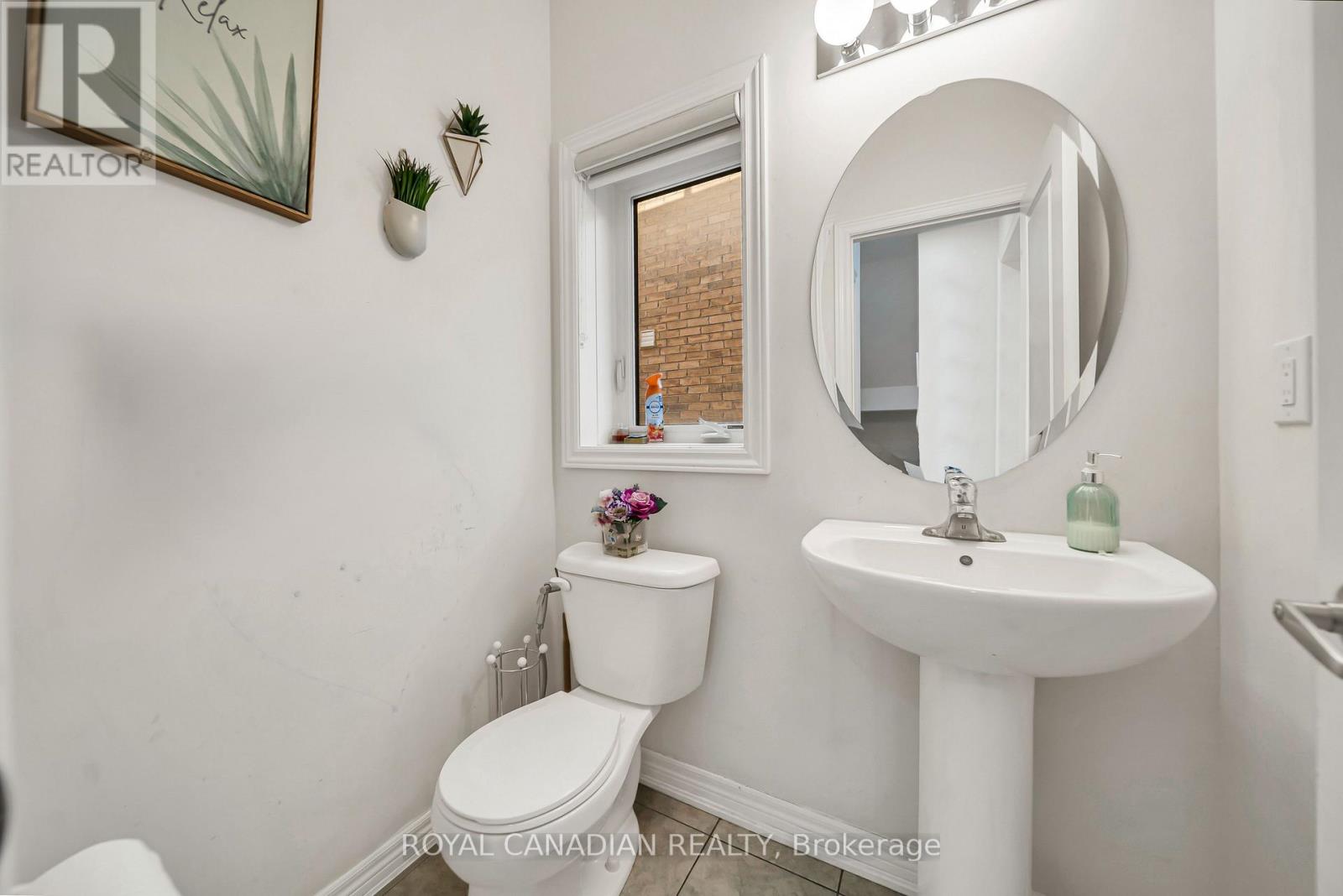 33 Bachelor Street, Brampton, ON photo 12