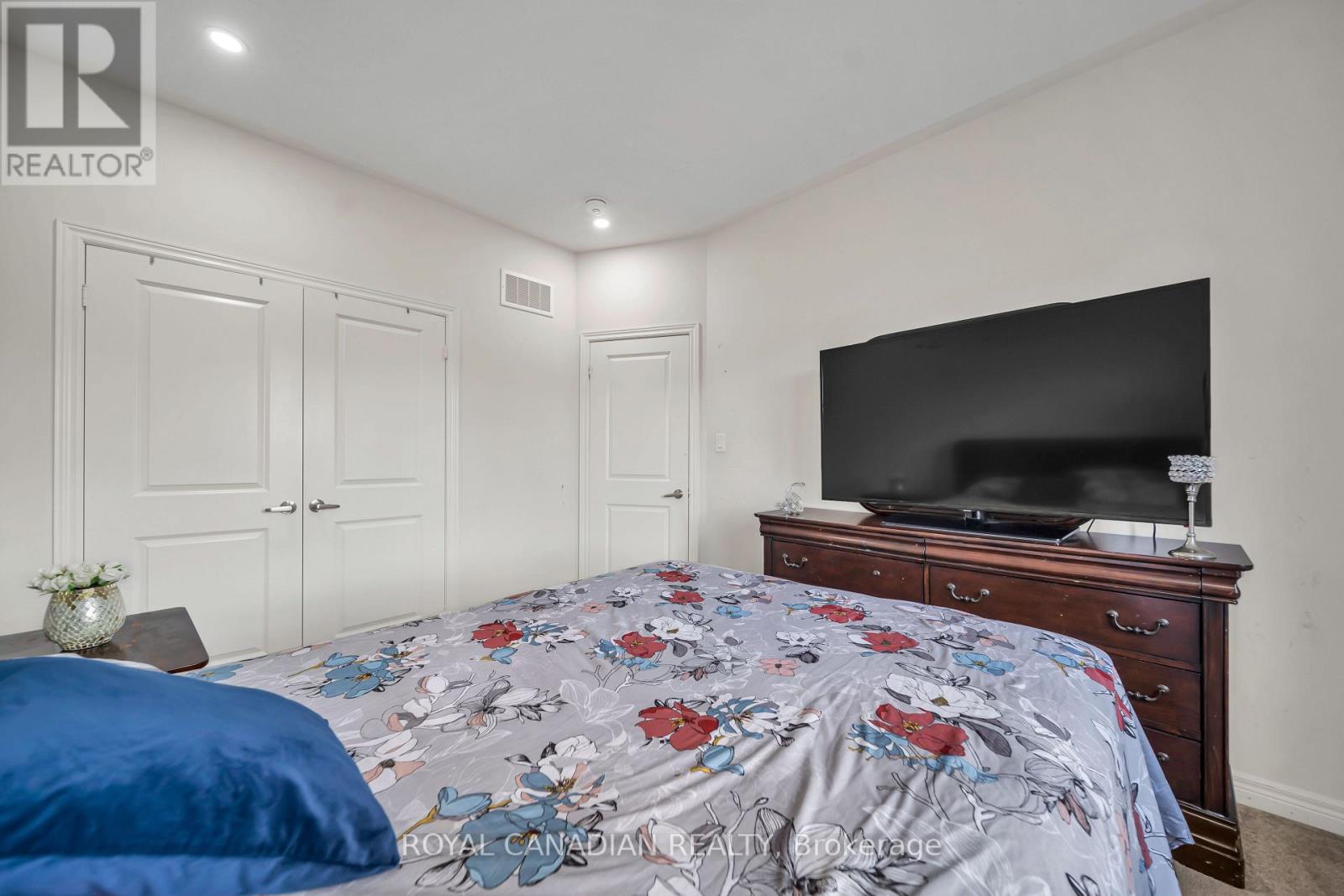 33 BACHELOR STREET - 36