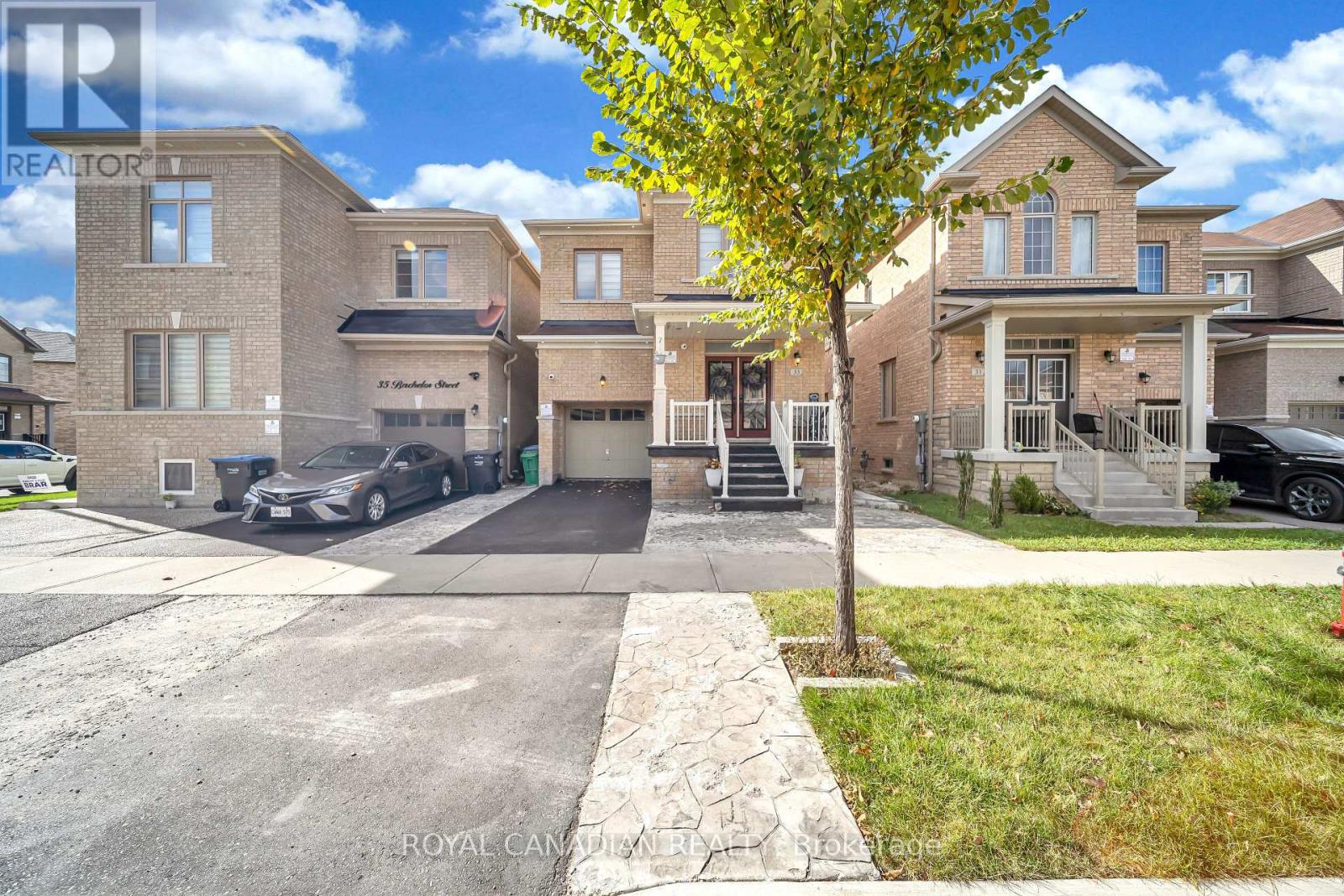 33 Bachelor Street, Brampton, ON photo 4