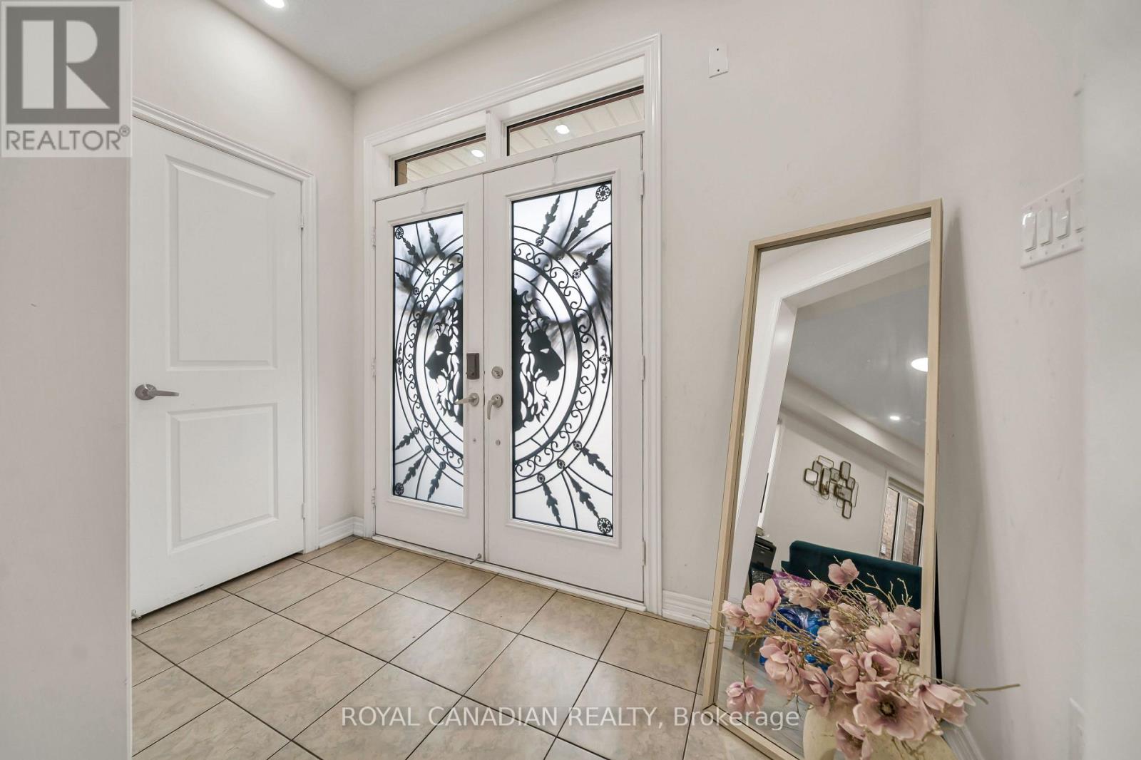 33 Bachelor Street, Brampton, ON photo 8