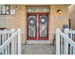 33 Bachelor Street, Brampton, ON L7A5B1 Photo 7
