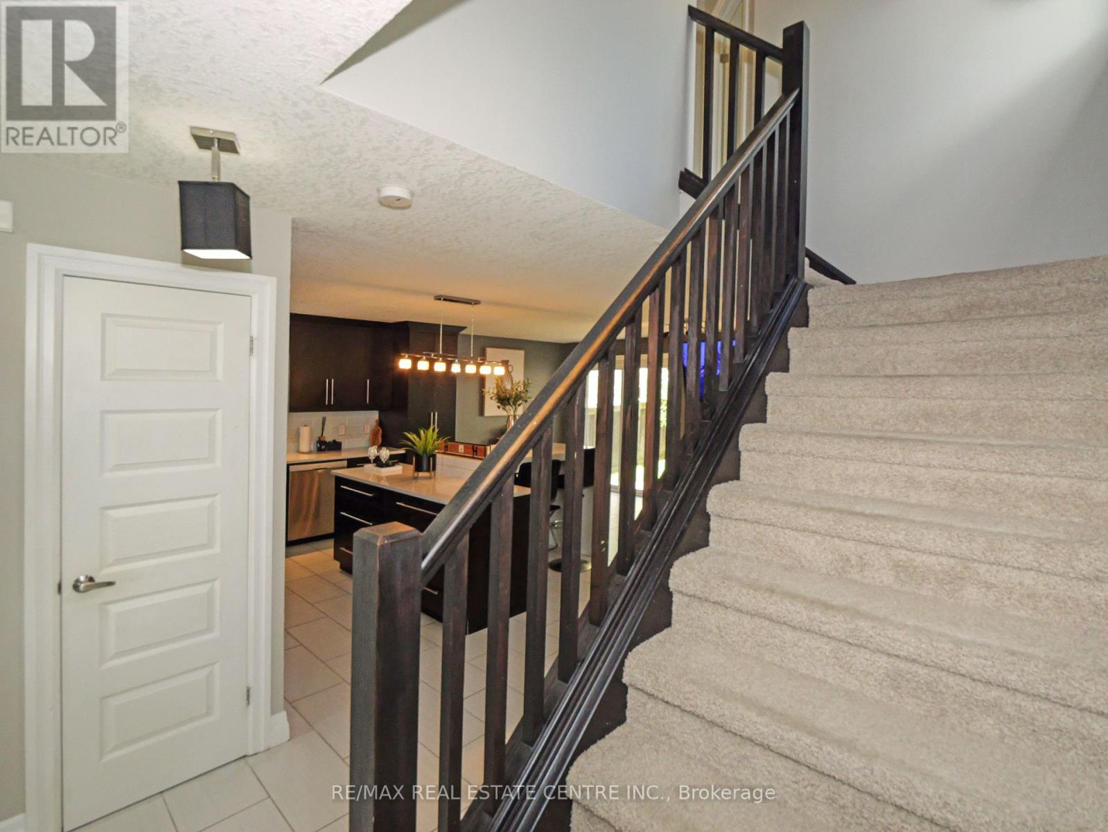 1984 FREDERICK CRESCENT - 14